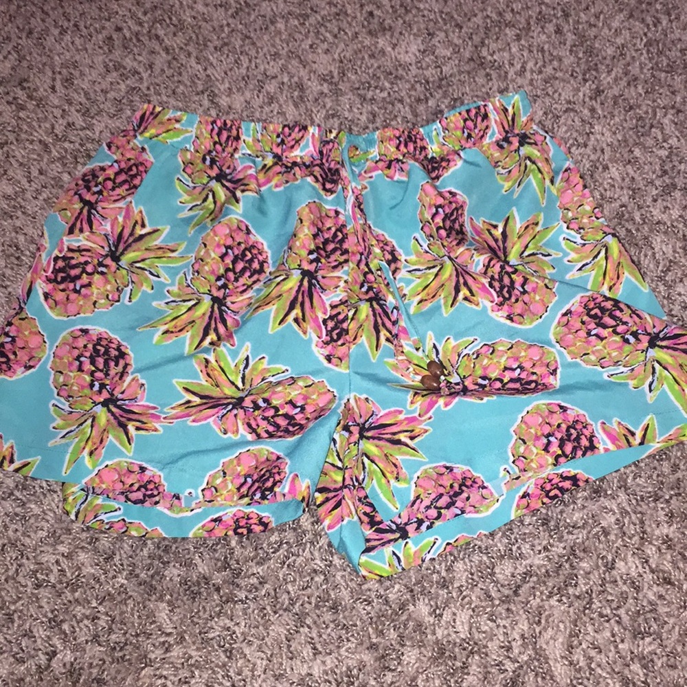 Cute pineapple print shorts